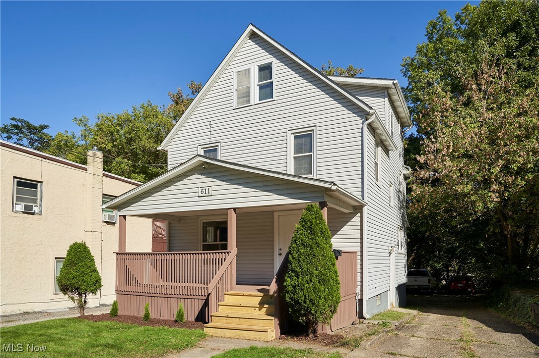 Property Photo:  611 Brown Street  OH 44311 