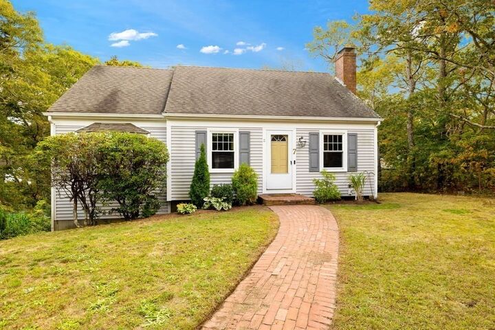 Property Photo:  7 Grist Mill Rd  MA 02645 