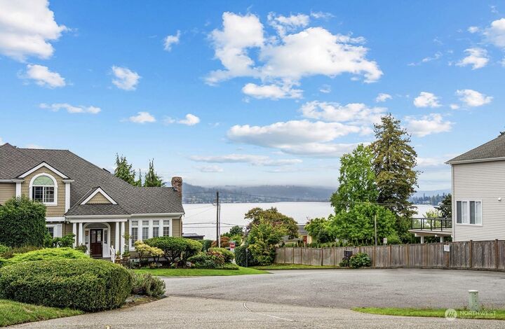 Property Photo: 17106 SE 29th Place WA 98008