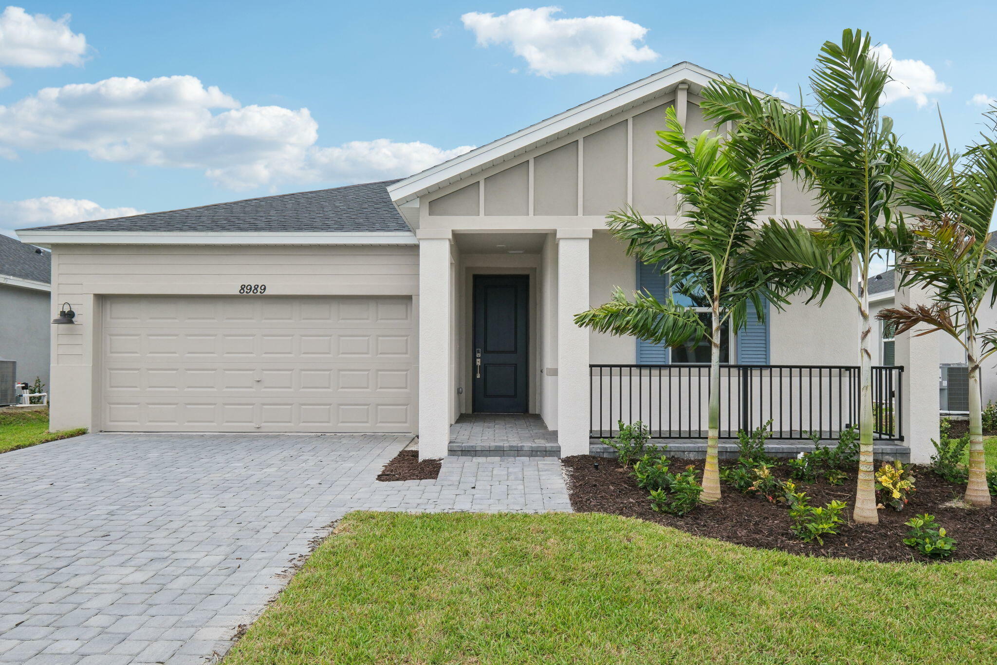 Property Photo:  8989 Dahlia Circle  FL 34986 