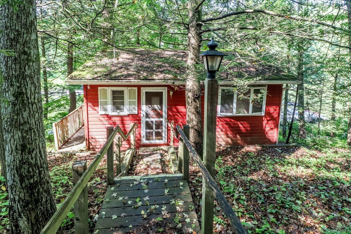 Property Photo:  9 Hillside Drive  CT 06784 