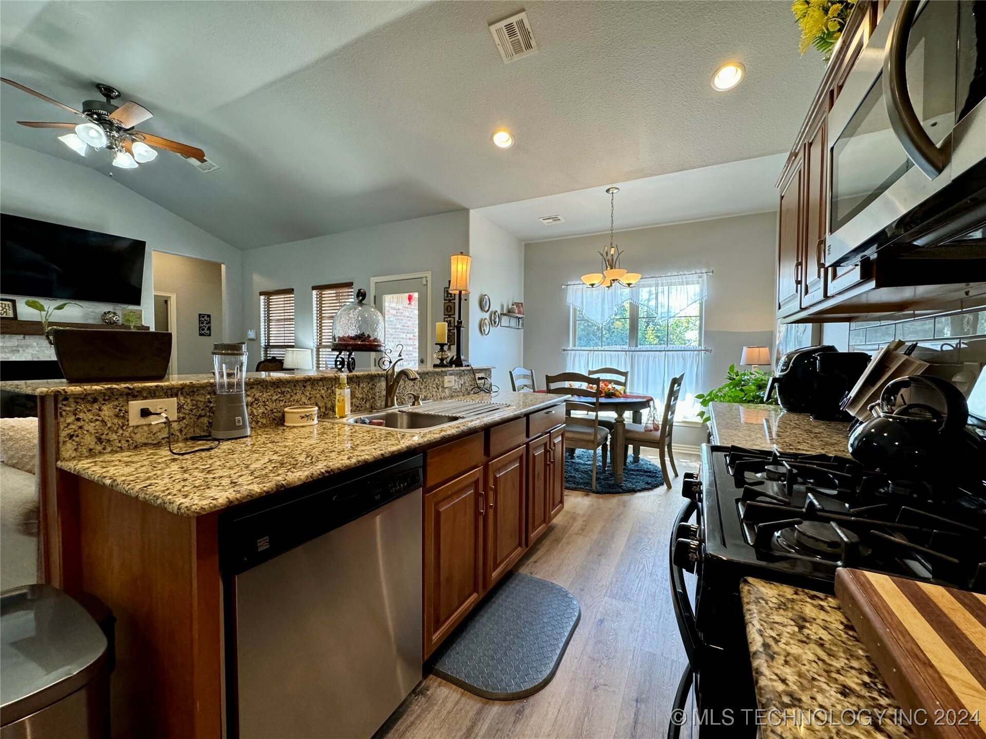 Property Photo:  1605 Timberridge Drive  OK 74023 