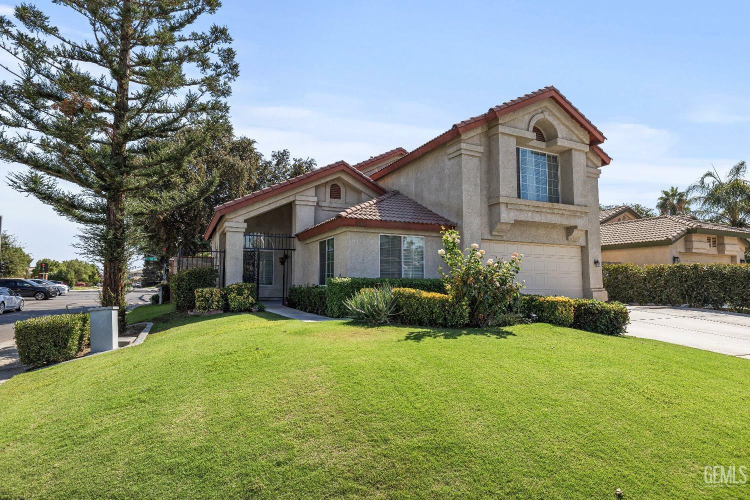 Property Photo:  10101 Bay Colony Drive  CA 93312 