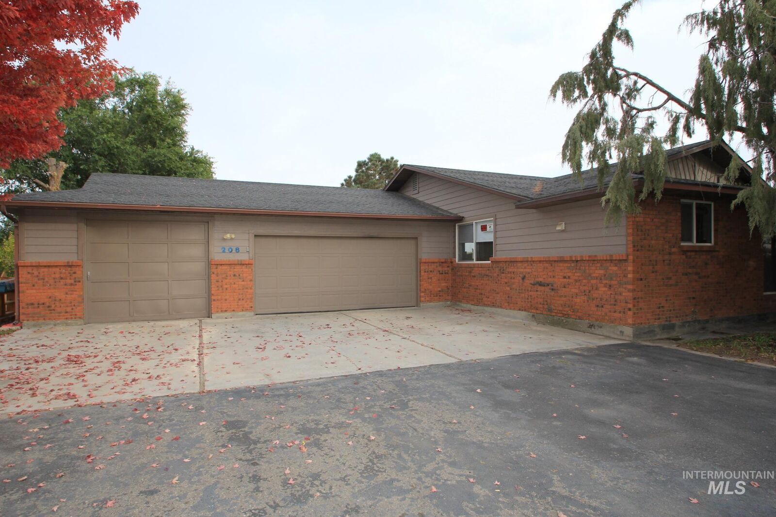 House for sale in Kuna 208 S Blue Diamond Ln, Kuna, ID 83634