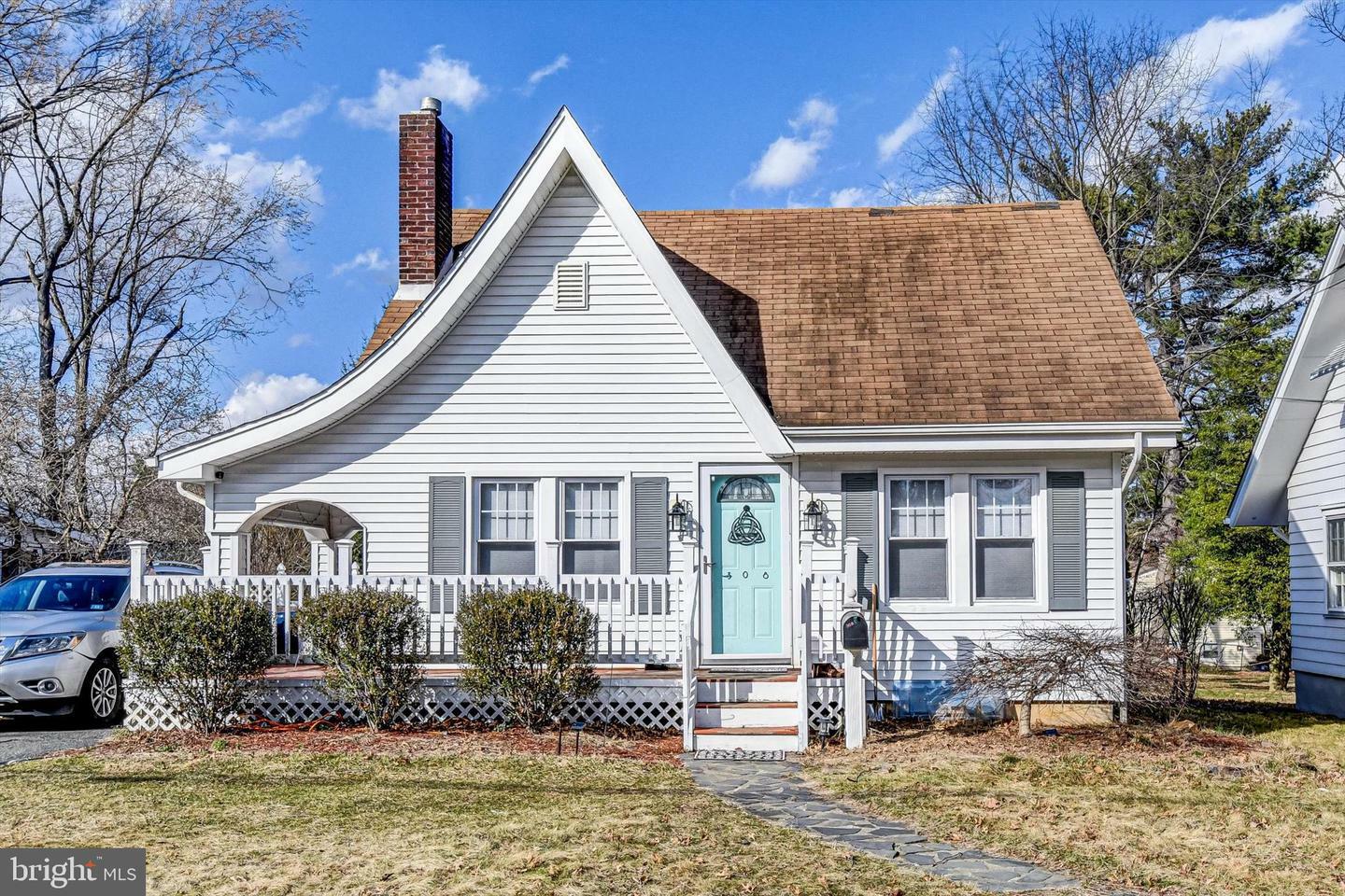 Property Photo:  308 Lincoln Avenue  NJ 08520 