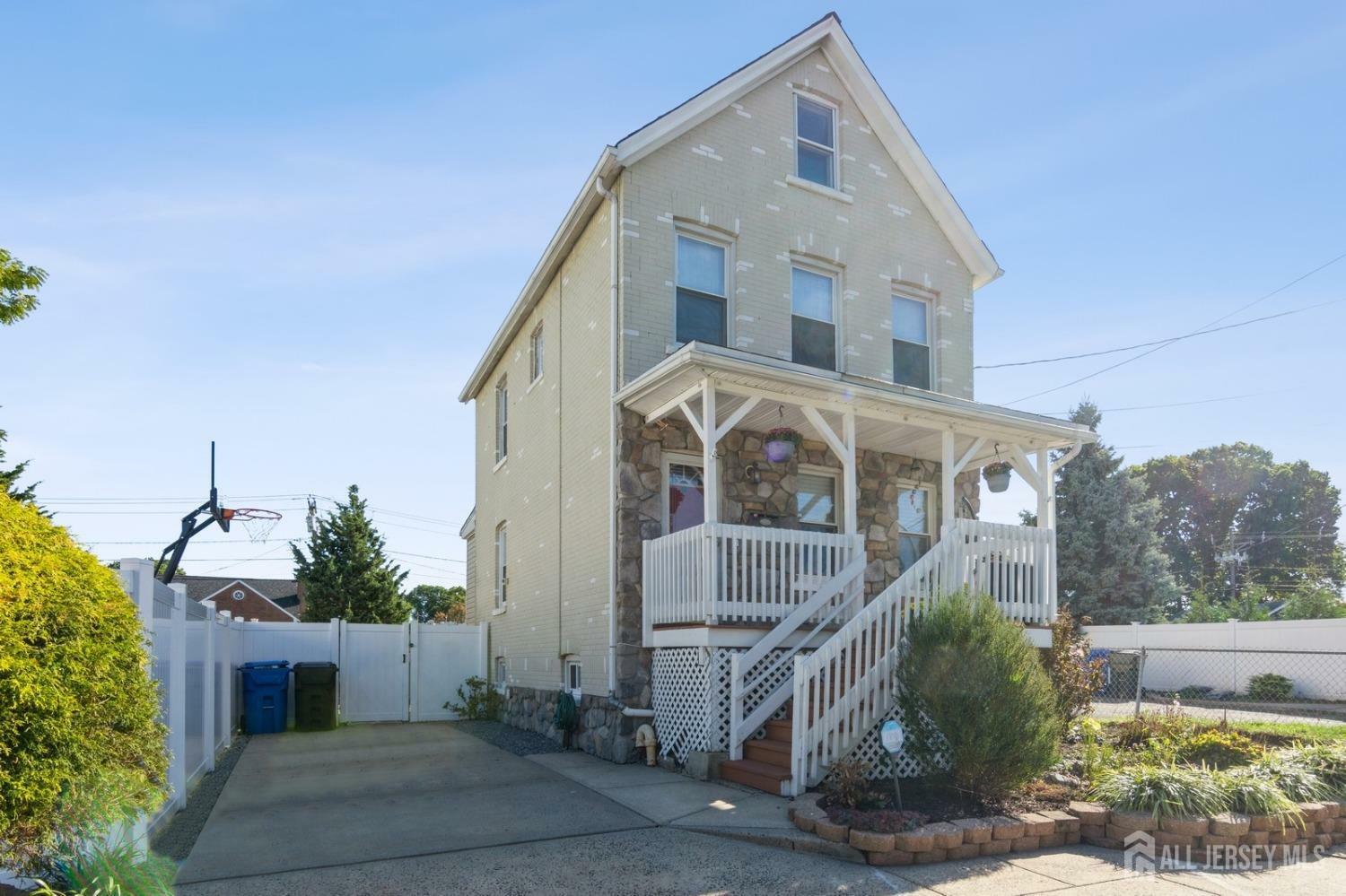 Property Photo:  106 Fairfield Avenue  NJ 08863 