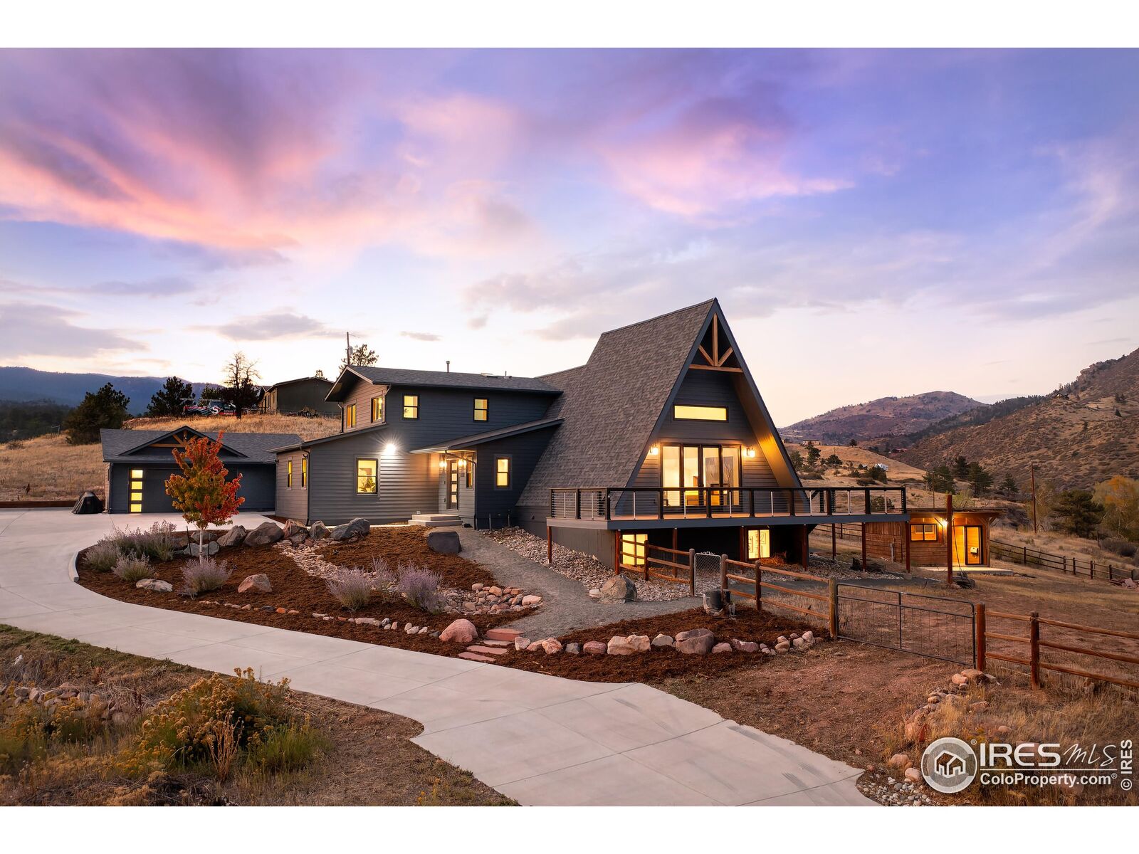 Property Photo:  327 Stagecoach Trl  CO 80540 