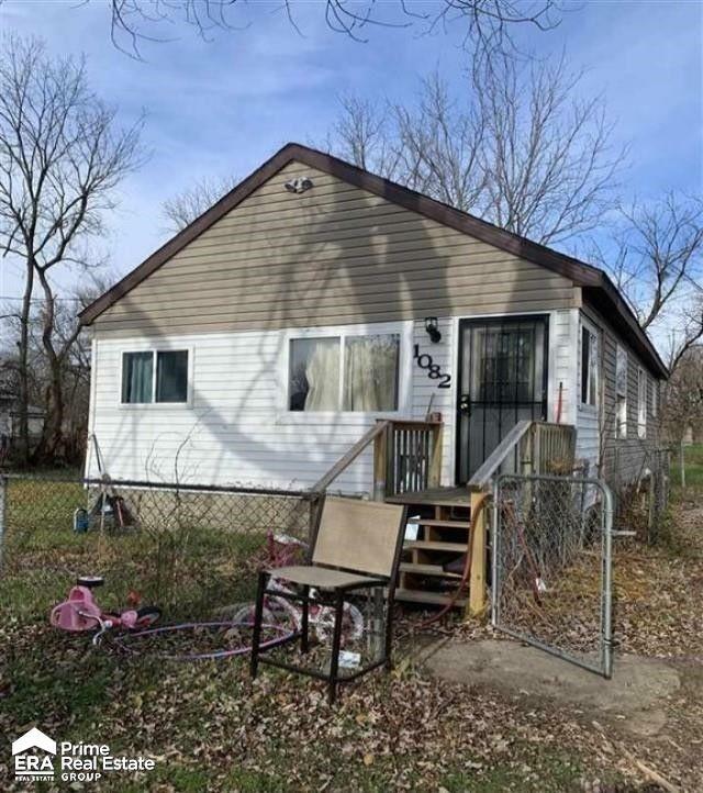 1082 W Juliah Avenue  Flint MI 48505 photo