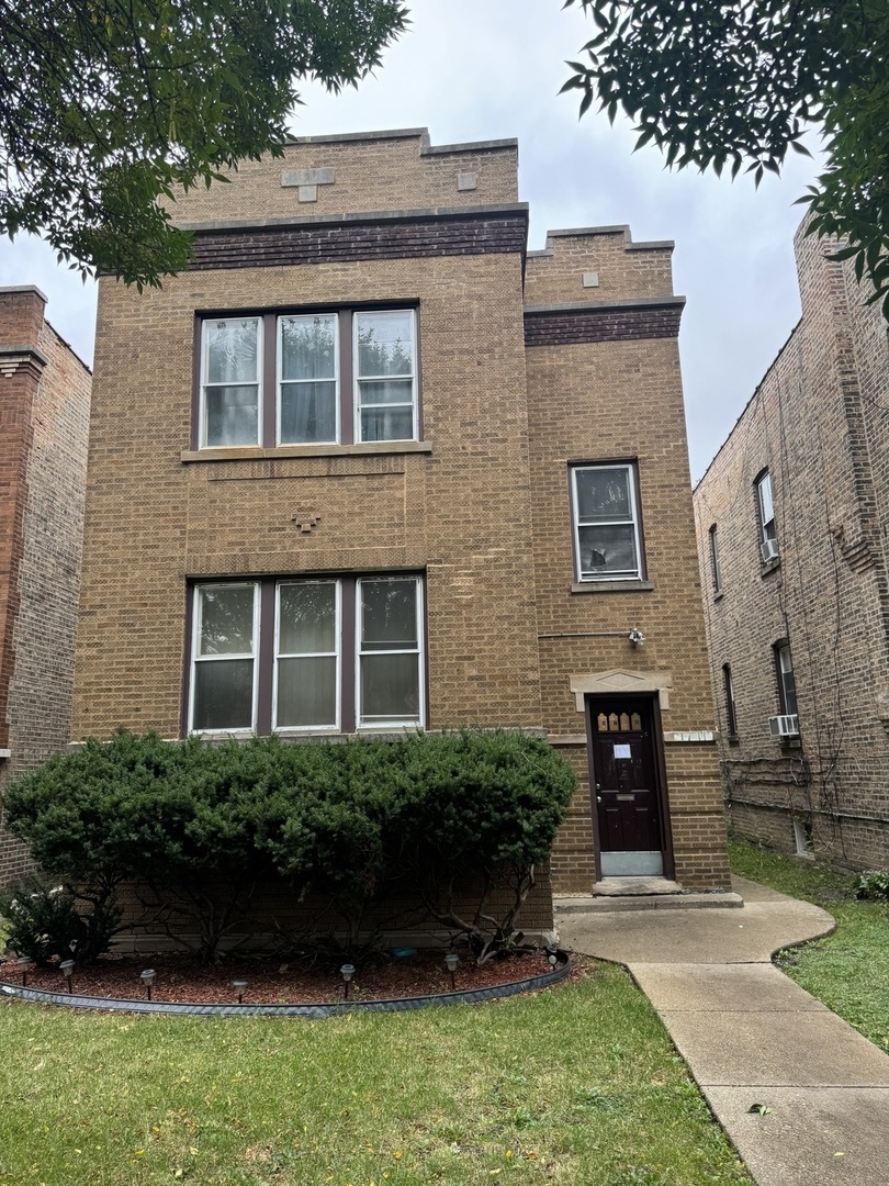 Property Photo: 1711 N Austin Avenue IL 60639