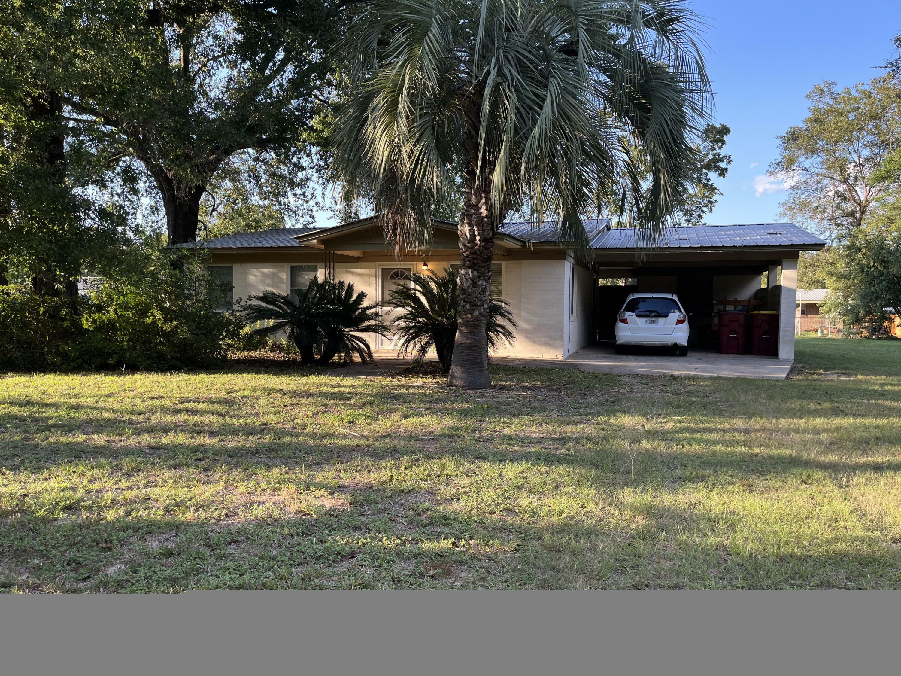 Property Photo:  502 Candlewood Lane  FL 32539 