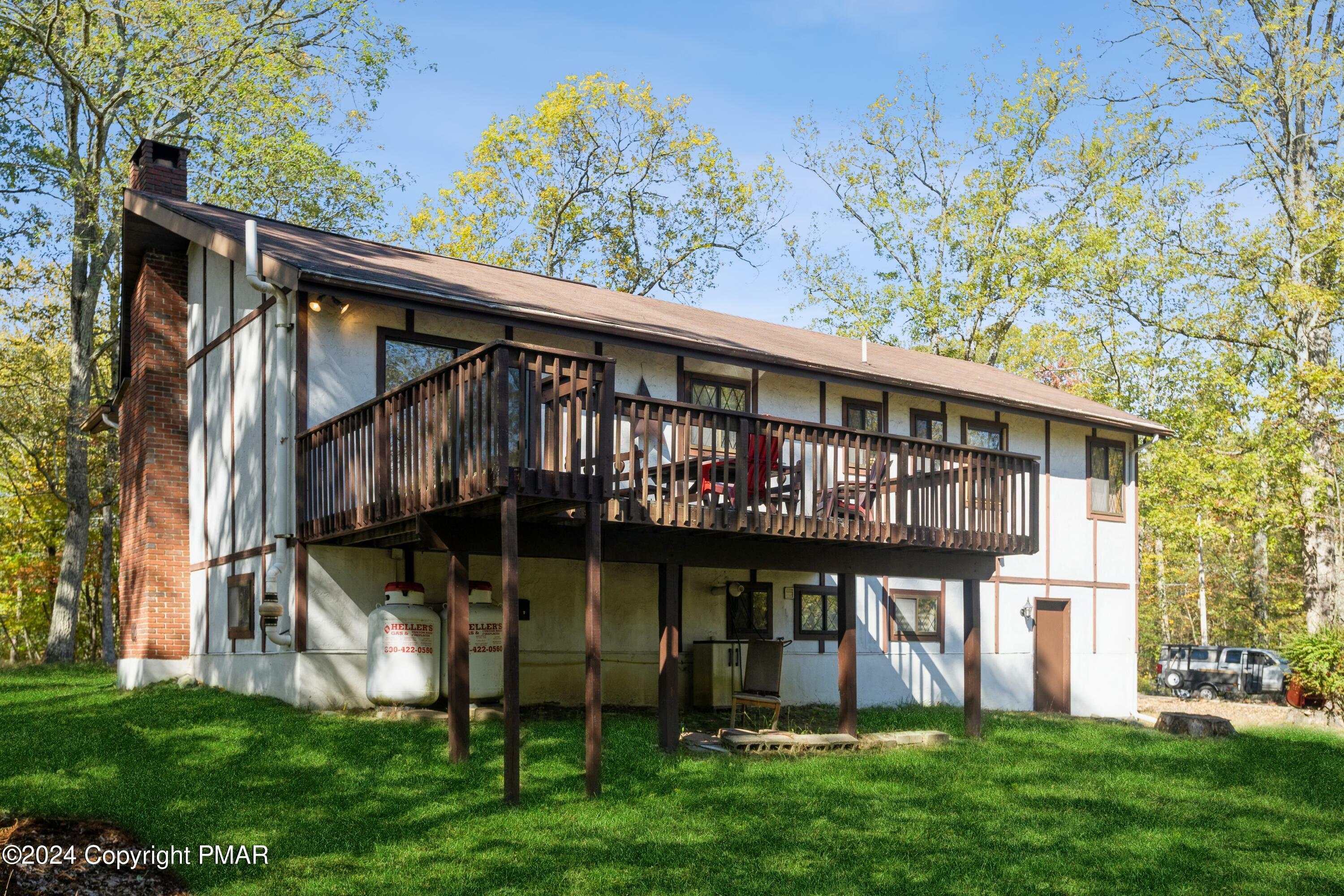 Property Photo:  234 Saturn Drive  PA 18324 