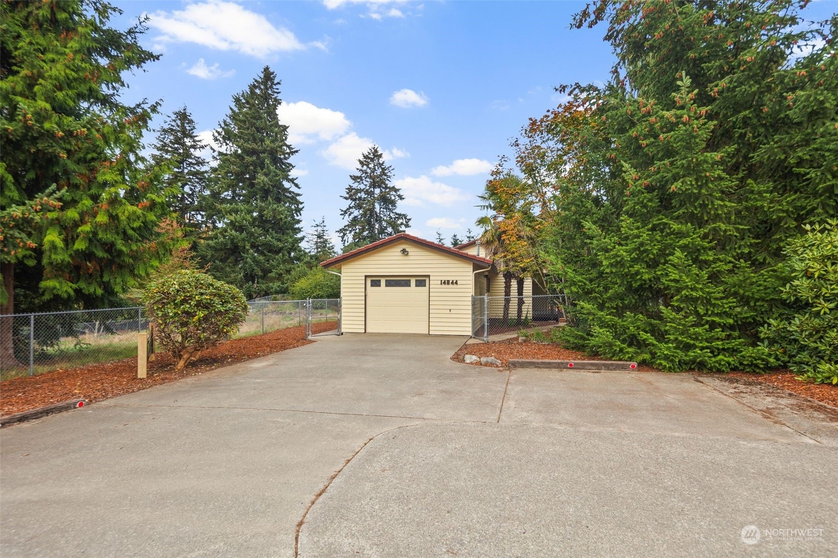 Property Photo:  14844 SE 116th Street  WA 98059 