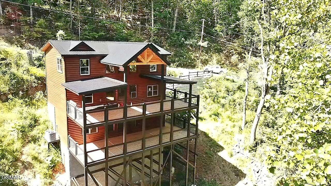 1130 Laddie Buck Lane  Gatlinburg TN 37738 photo