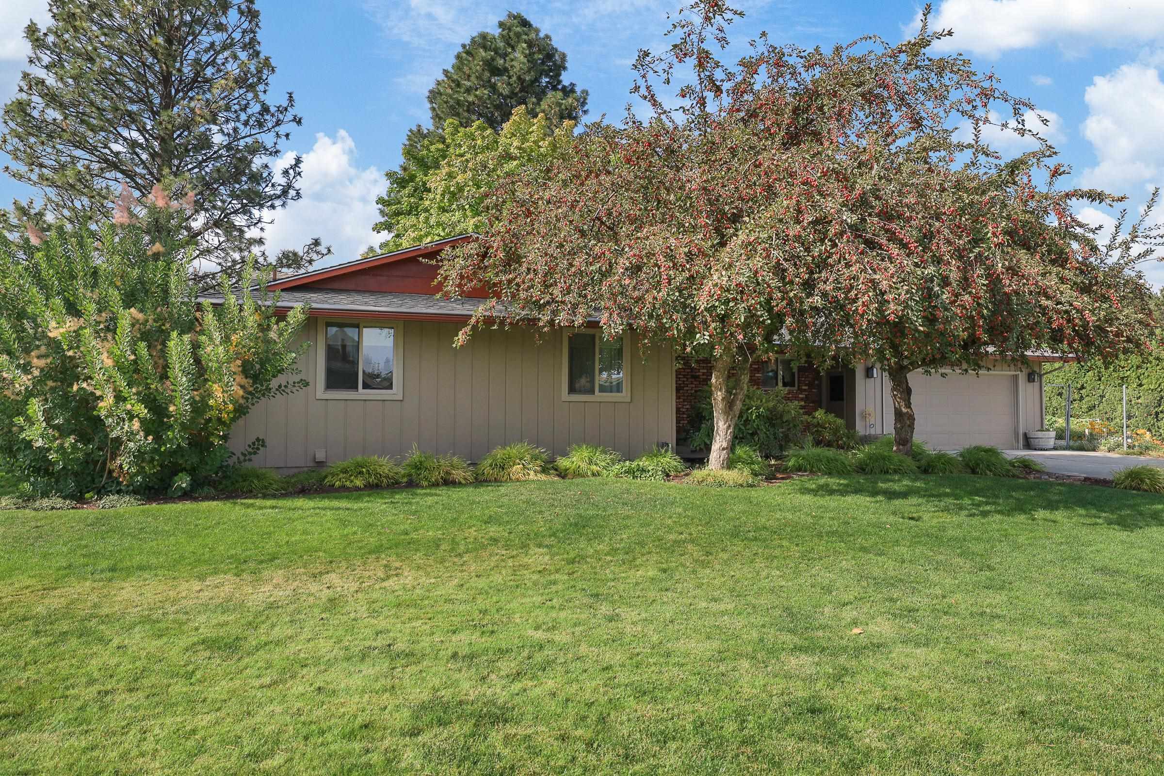 Property Photo:  4330 S Locust Rd  WA 99206 