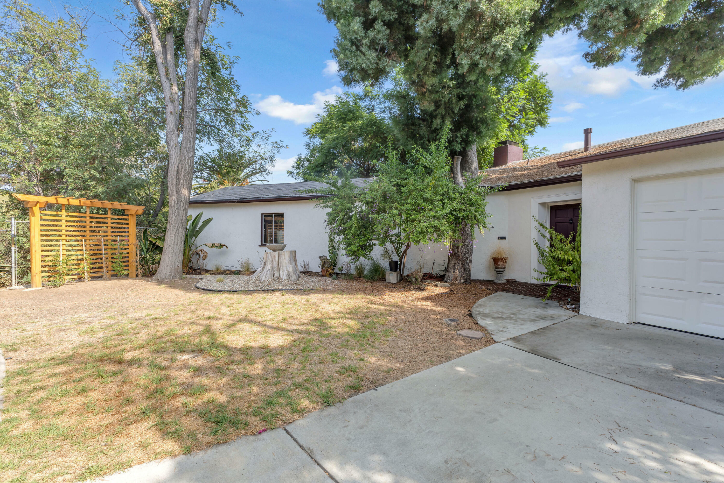 Property Photo:  3936 Roderick Road  CA 90065 