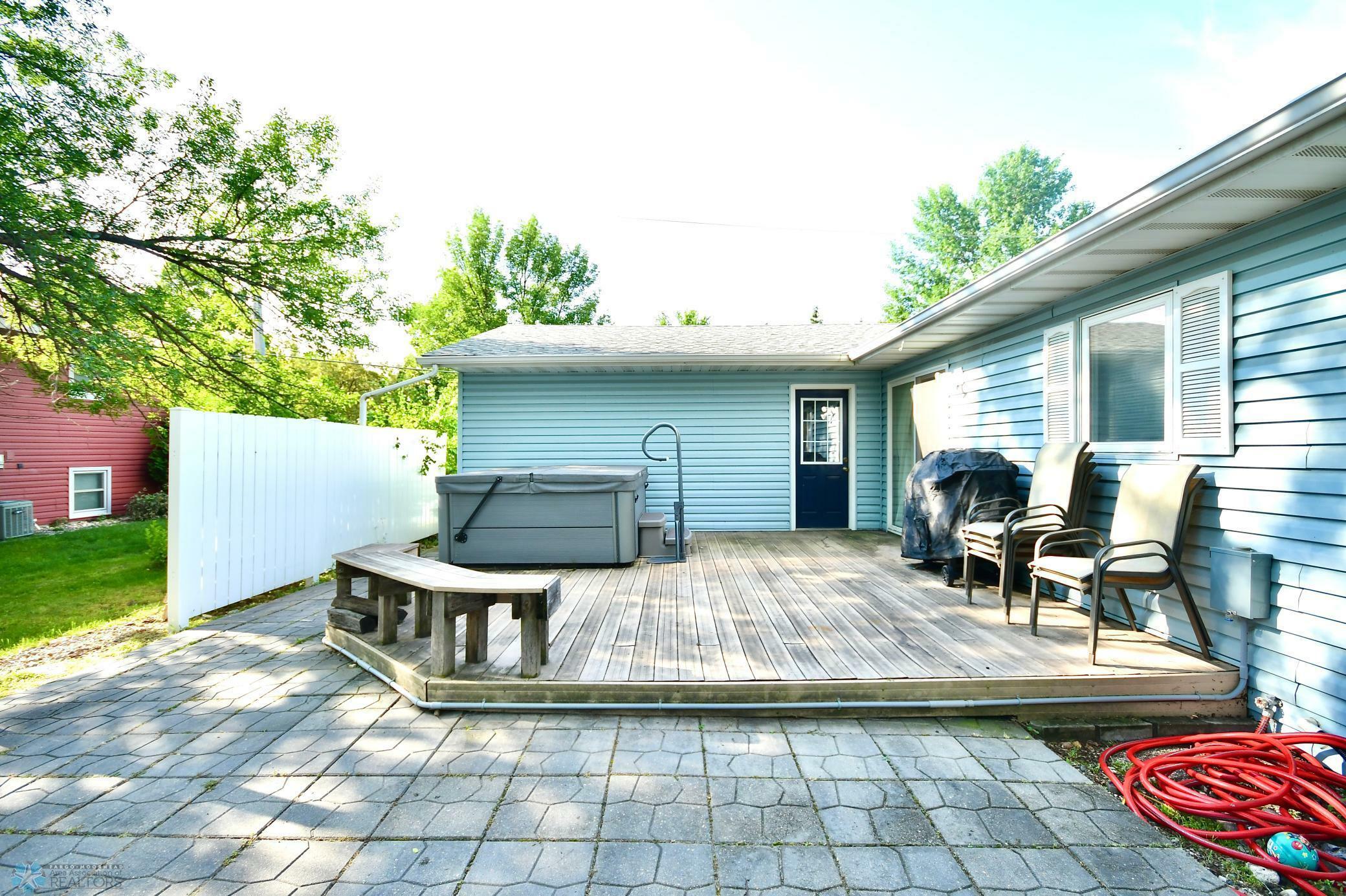 Property Photo:  1537 25th Avenue S  ND 58103 