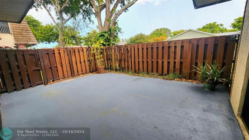 Property Photo:  2501 NW 99th Ave 2501  FL 33065 