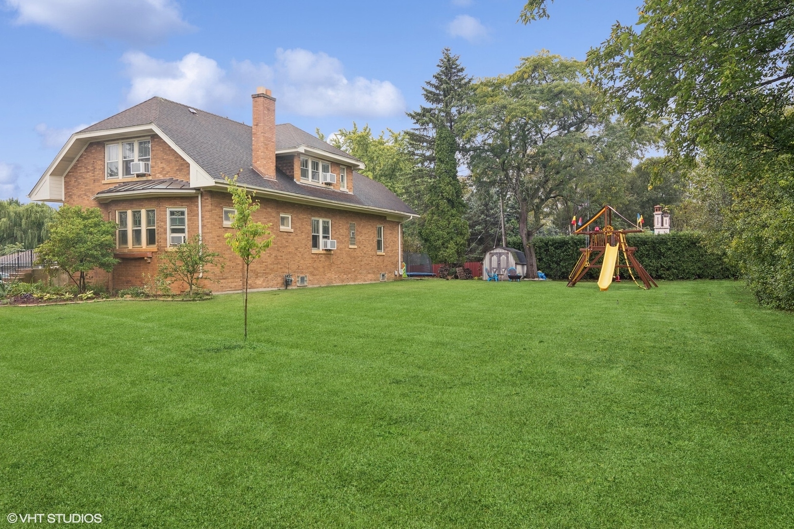 Property Photo:  710 Glendale Drive  IL 60070 