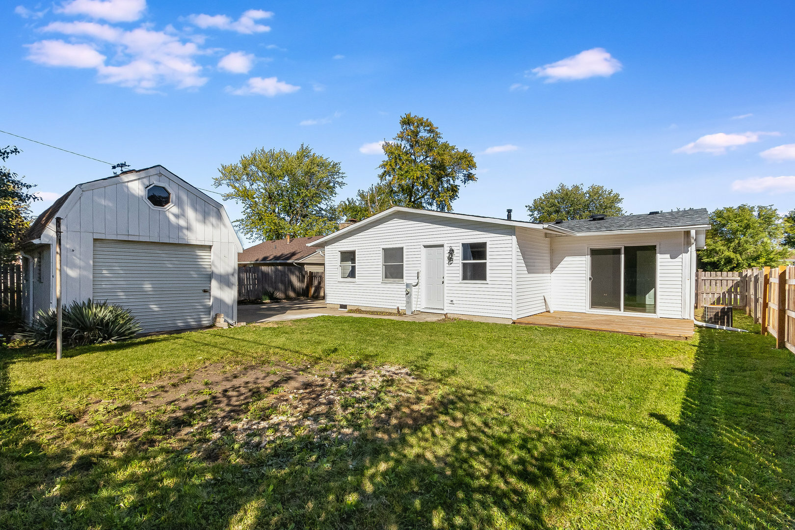 Property Photo:  428 Garland Avenue  IL 60446 