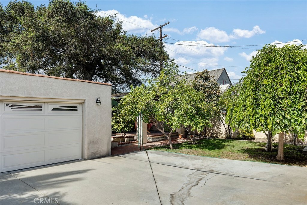 Property Photo:  947 N Isabel Street  CA 91207 