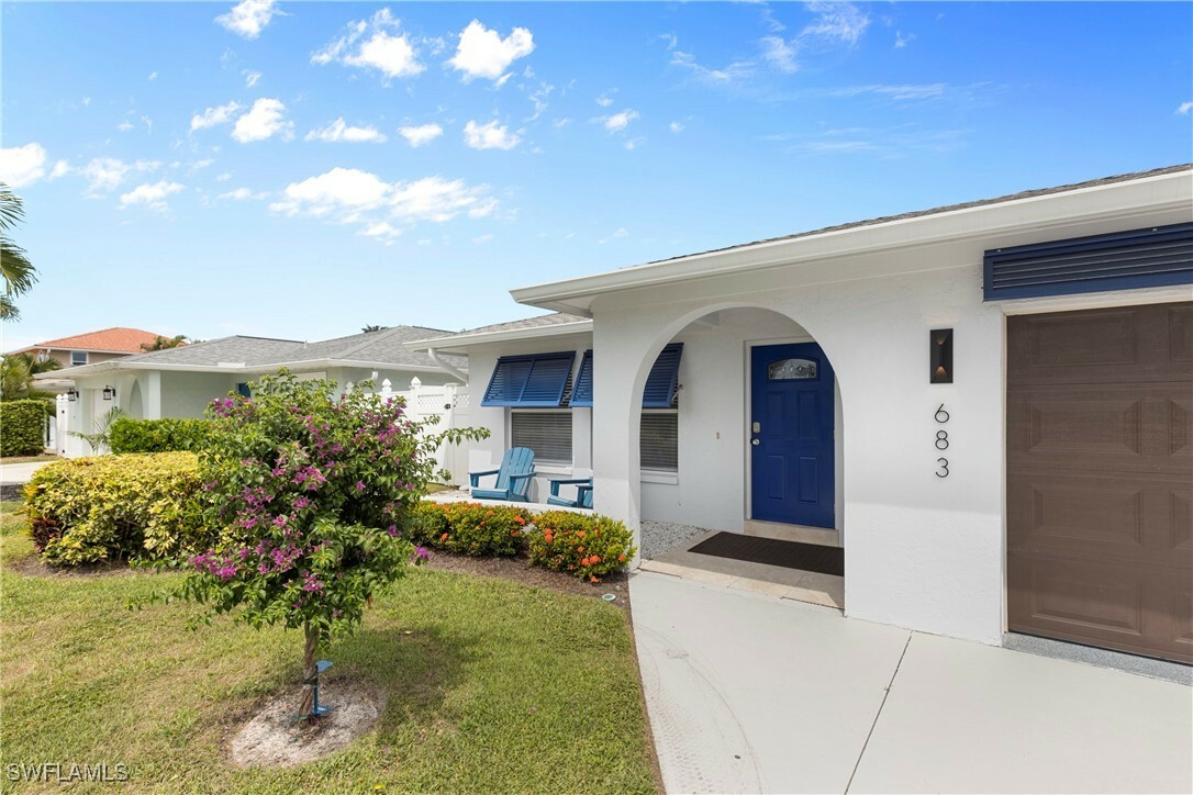 Property Photo:  683 94th Avenue N  FL 34108 