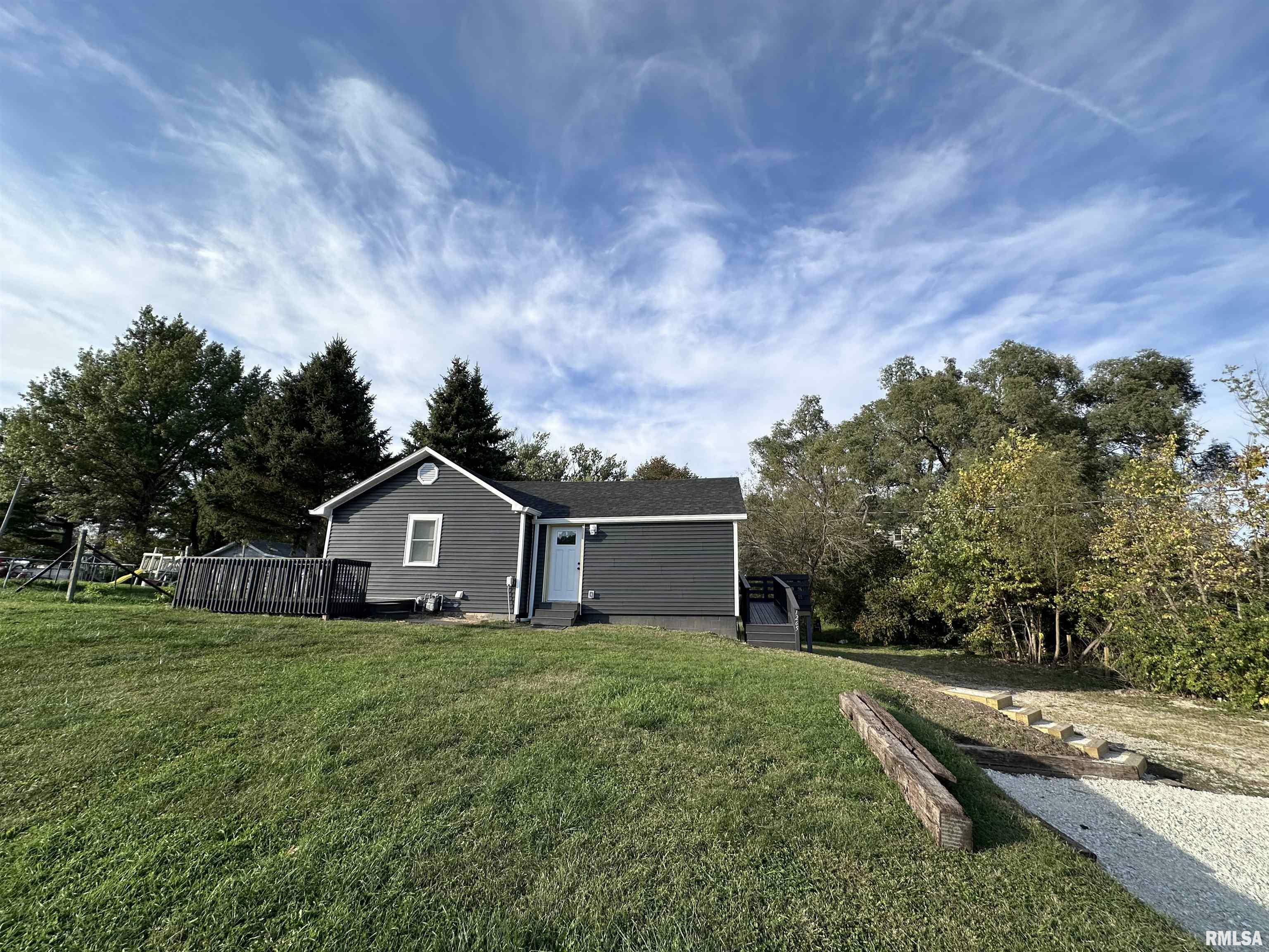 Property Photo:  1265 Harding Street  IL 61436 