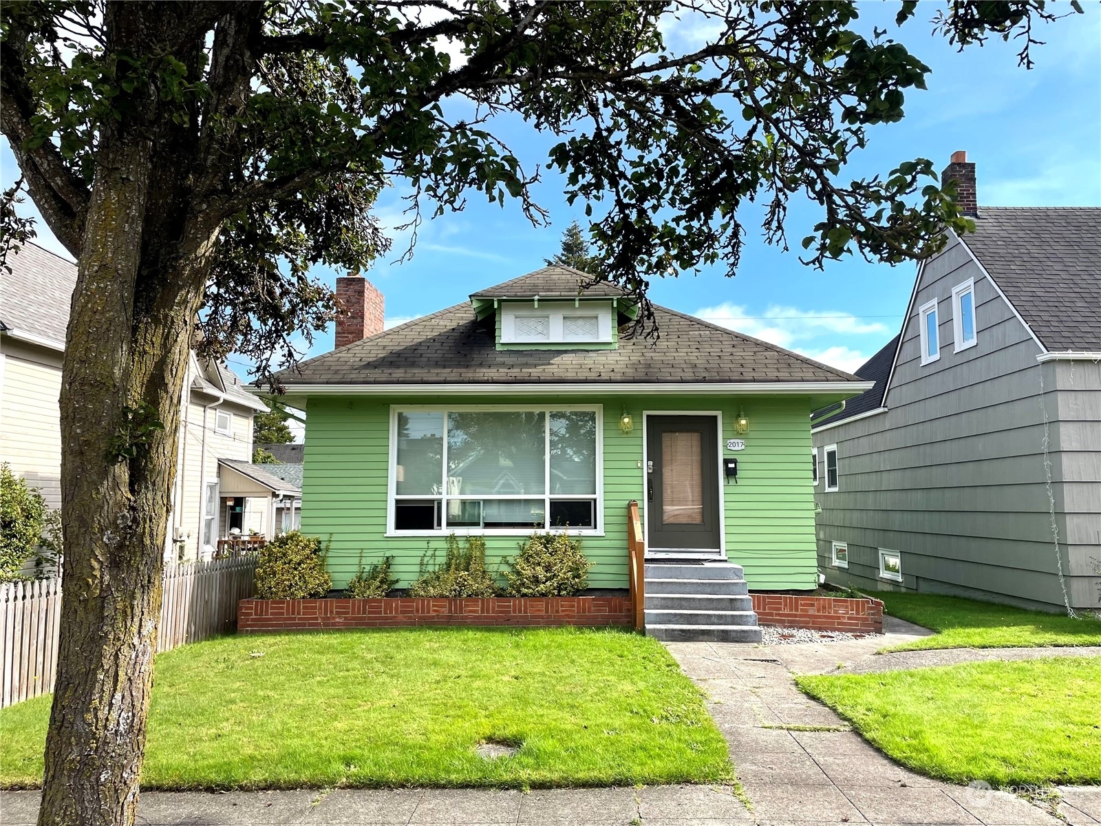 2017 Colby Avenue  Everett WA 98201 photo