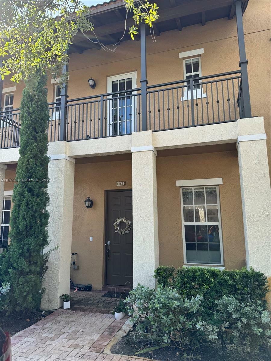 Property Photo:  14614 SW 6th St 6-11  FL 33027 