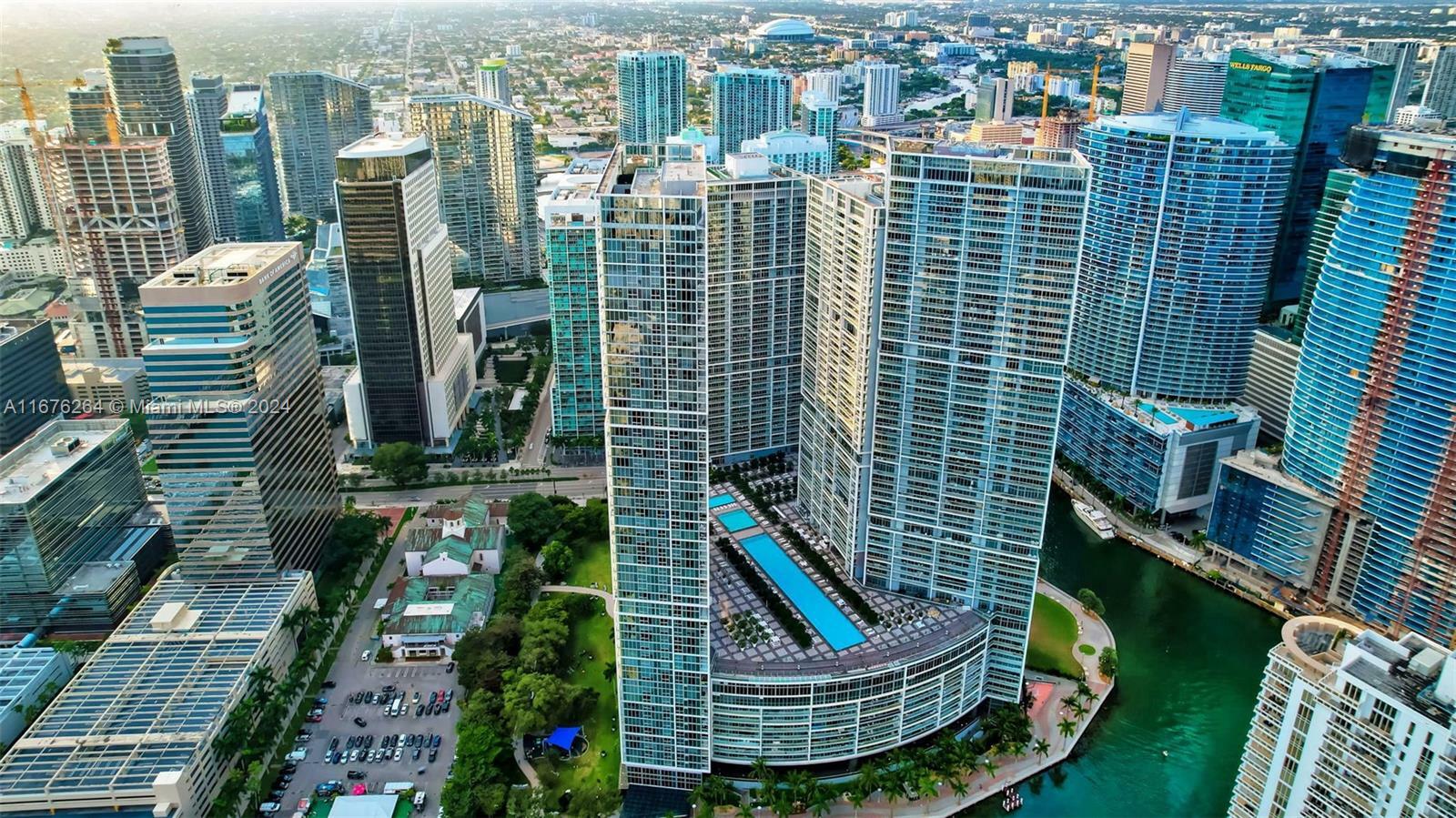 Property Photo:  475 Brickell Ave 1810  FL 33131 