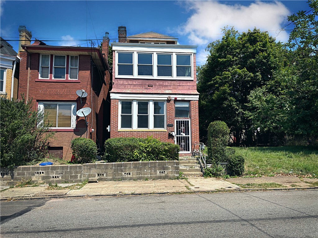 Property Photo:  7709 Bennett St  PA 15208 