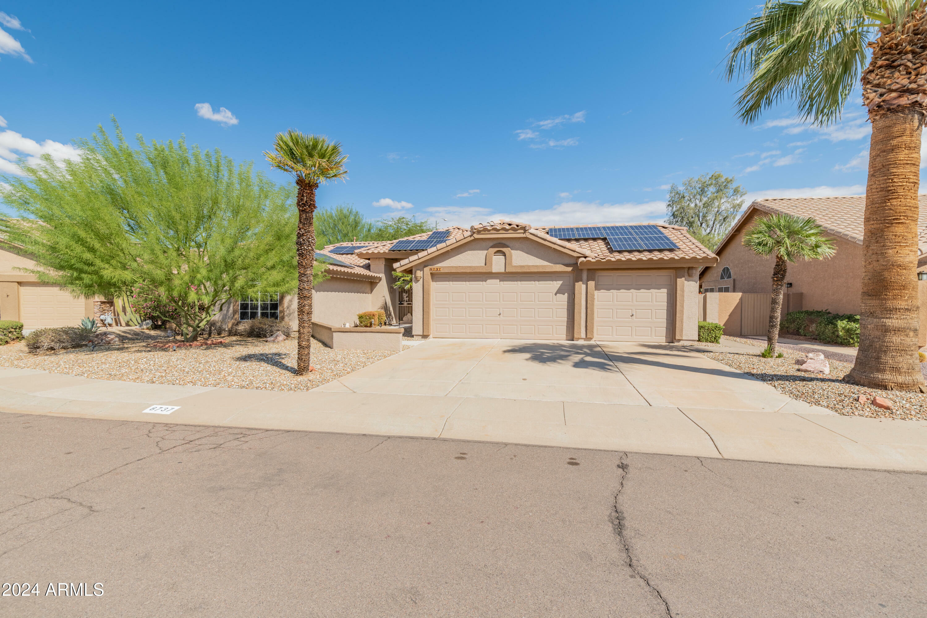 Property Photo:  8737 W Kimberly Way  AZ 85382 