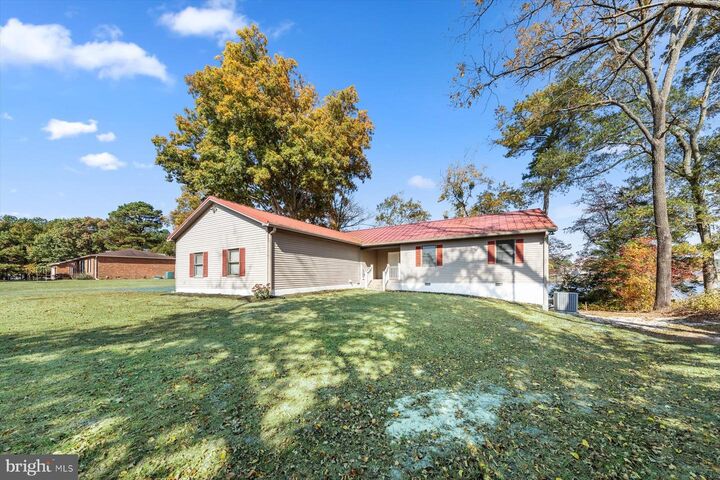Property Photo: 139 W State Street DE 19966