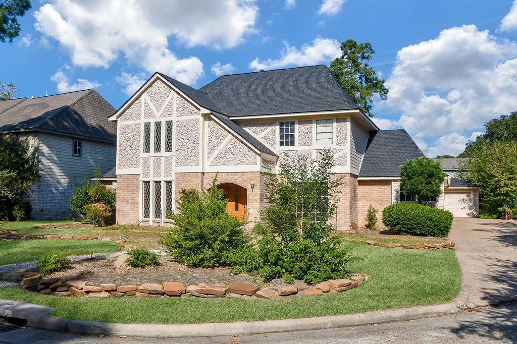 Property Photo: 6810 Farnaby Court TX 77379