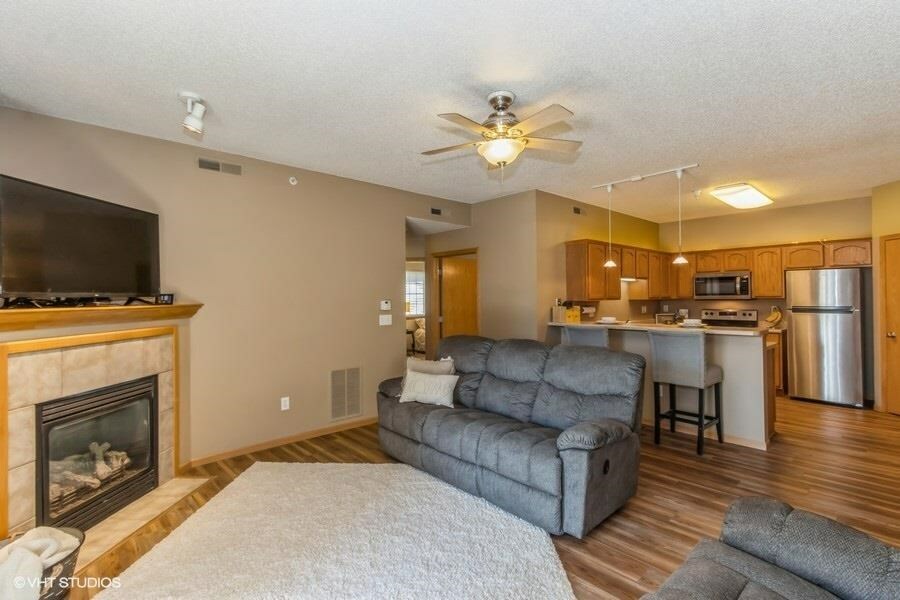 Property Photo:  870 W Cherry St 1  IA 52240 