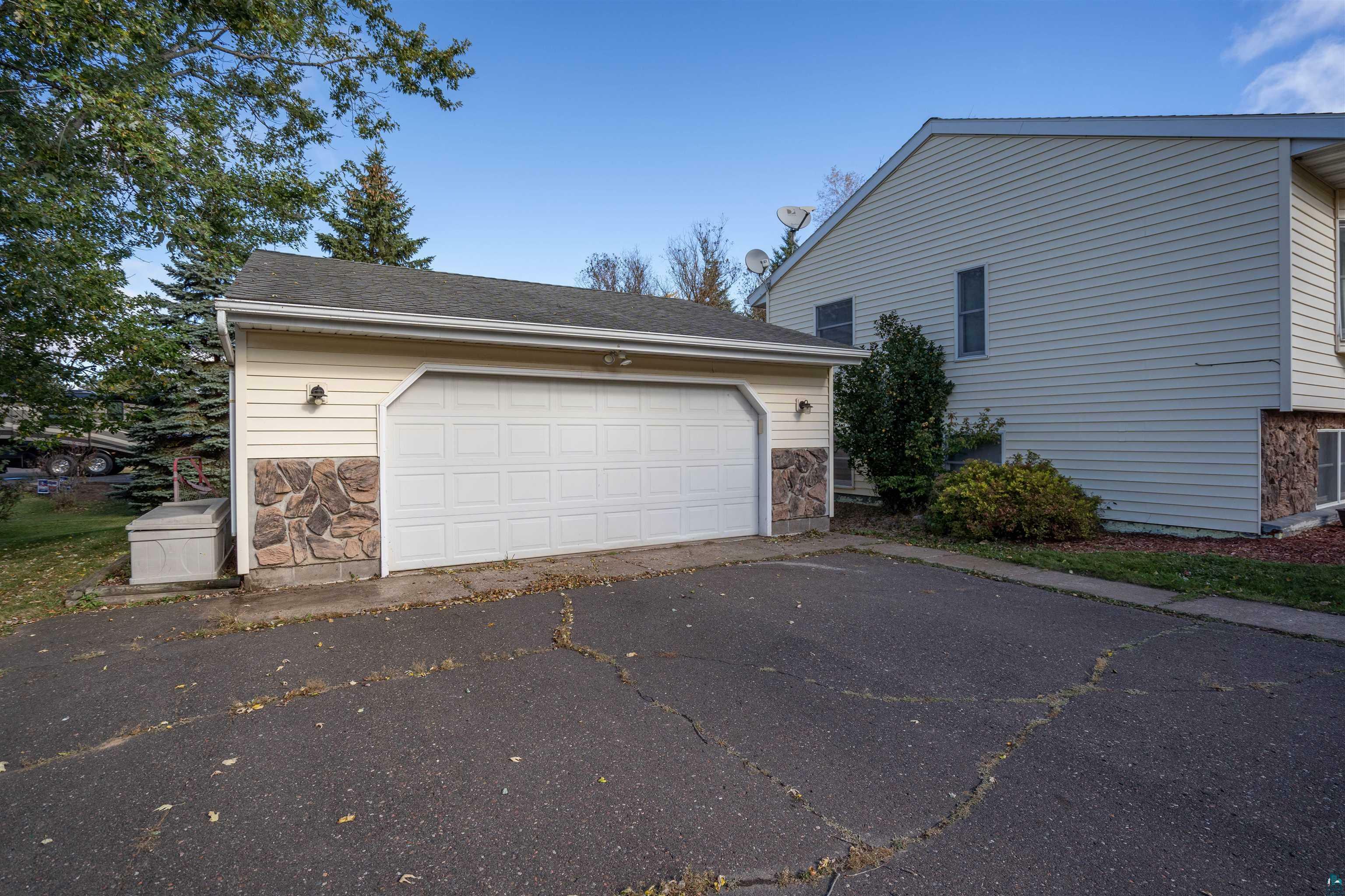 Property Photo:  1301 Slate St  MN 55720 