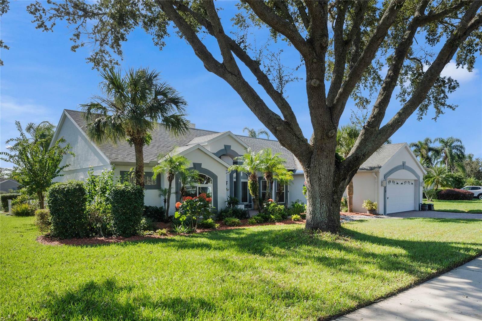 Property Photo:  14310 Lord Barclay Drive  FL 32837 