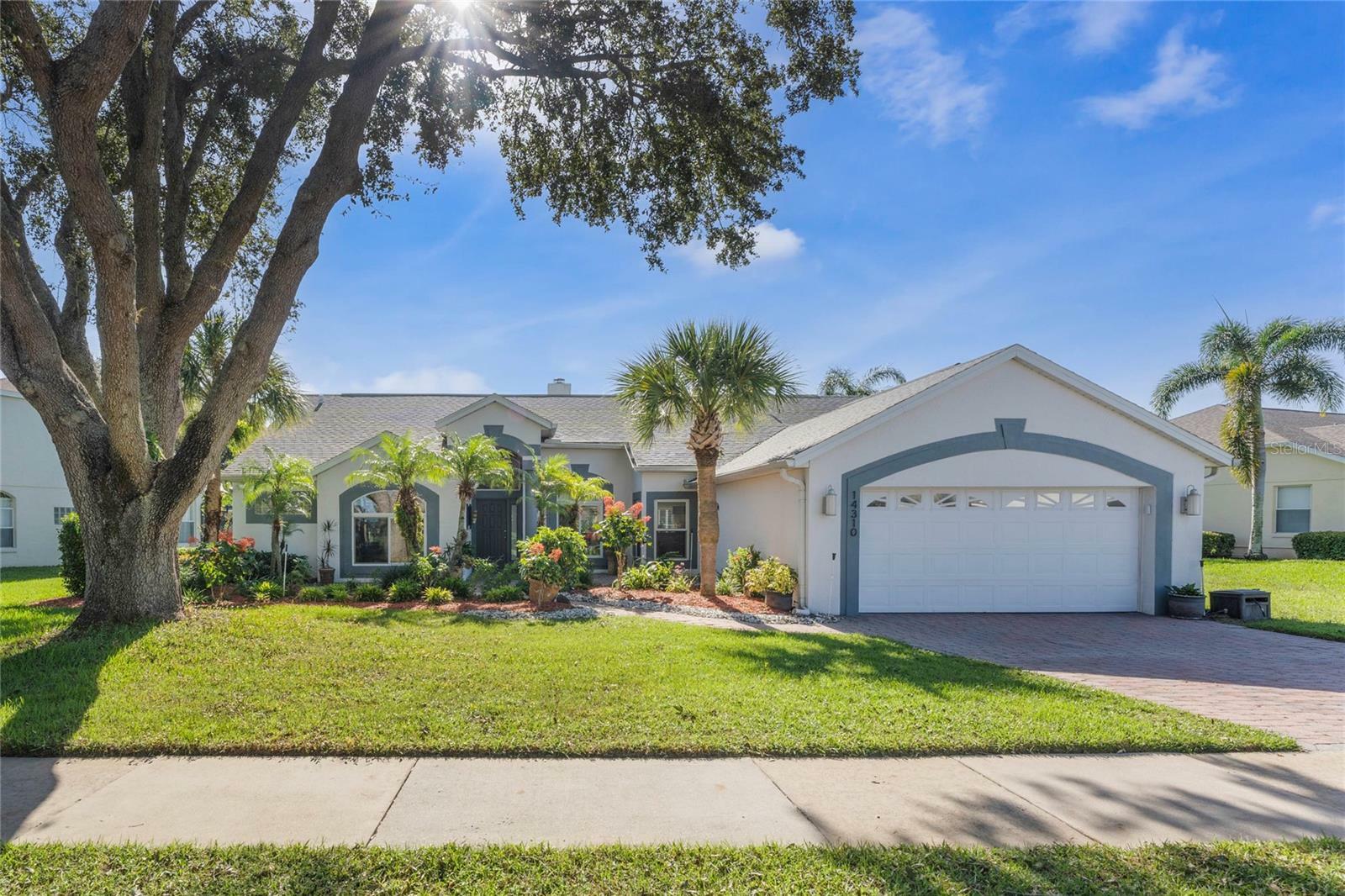 Property Photo:  14310 Lord Barclay Drive  FL 32837 