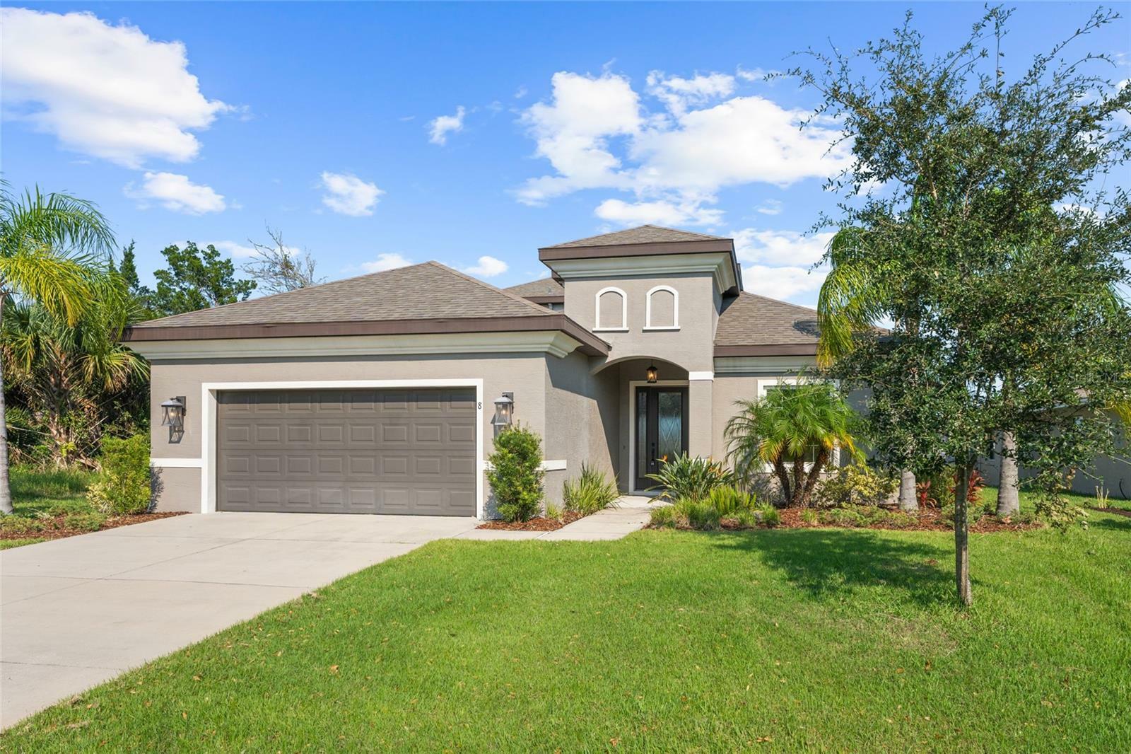 Property Photo:  8 Cimmaron Drive  FL 32137 