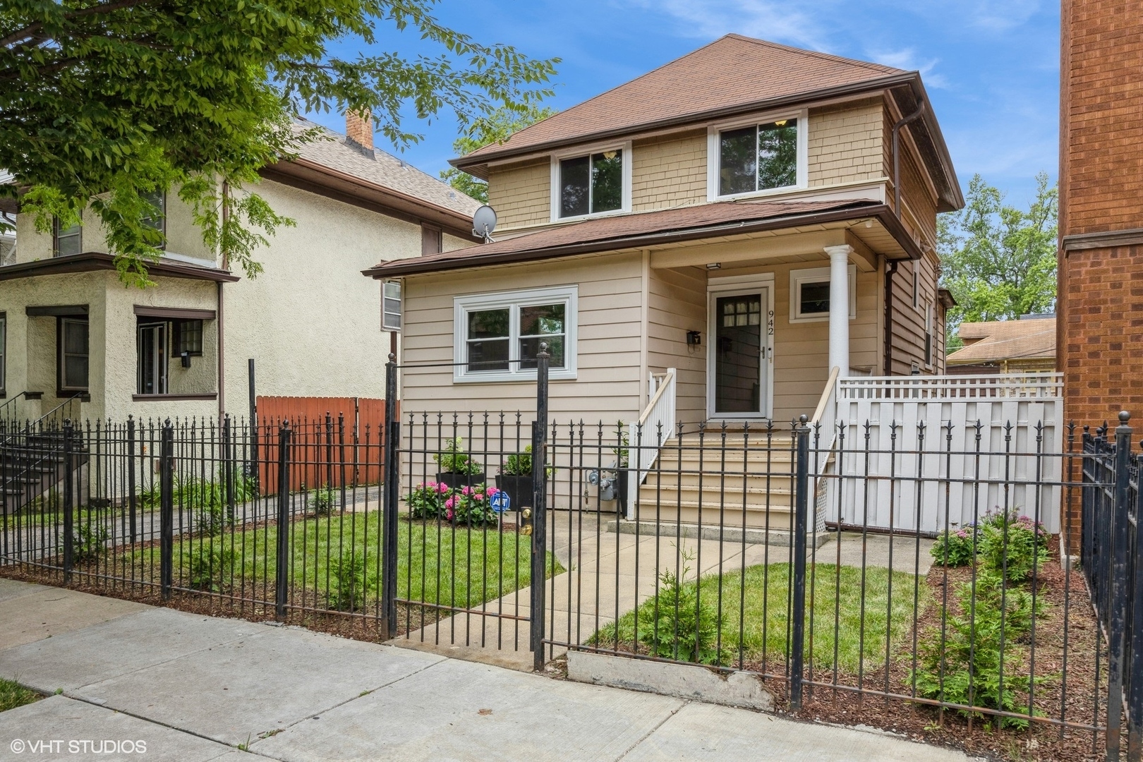 Property Photo:  942 N Austin Boulevard  IL 60302 