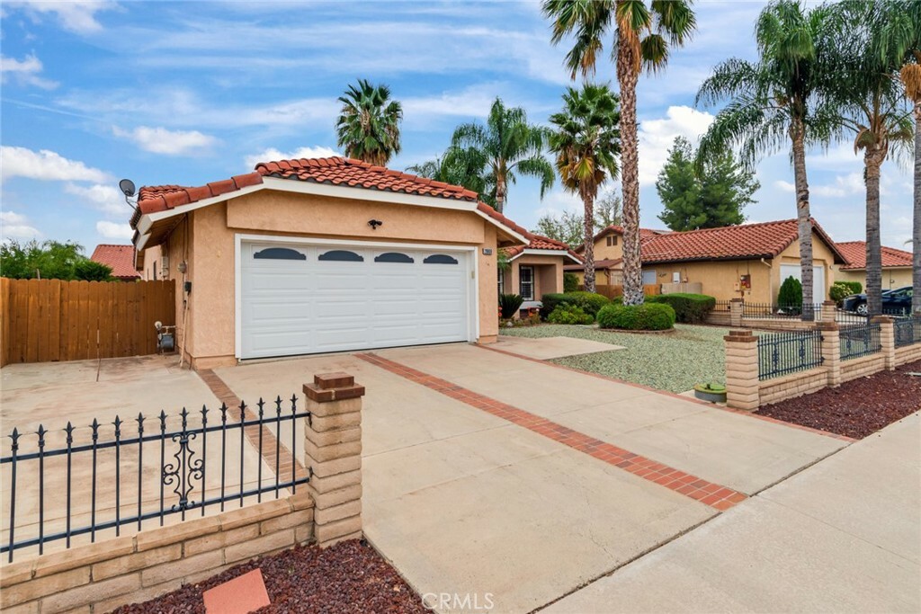 Property Photo:  29808 Desert Hills Road  CA 92586 