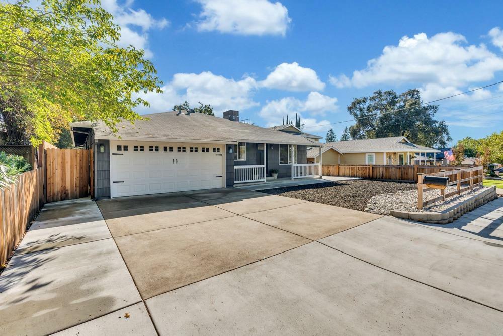 Property Photo:  404 Livoti Avenue  CA 95661 