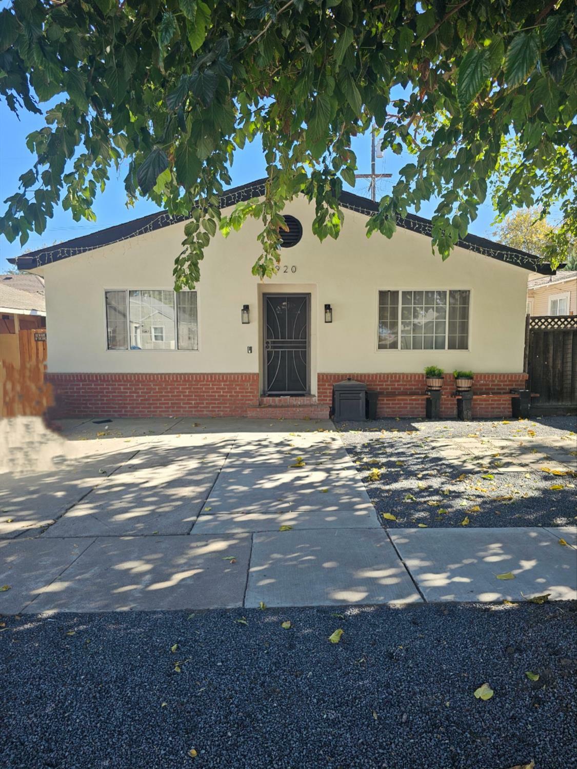 Property Photo:  920 Taft Avenue  CA 95376 