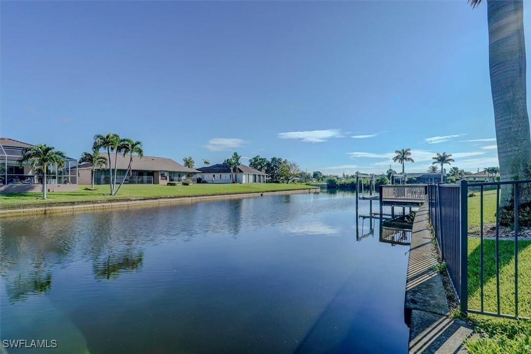 Property Photo:  2029 SE 7th Street  FL 33990 