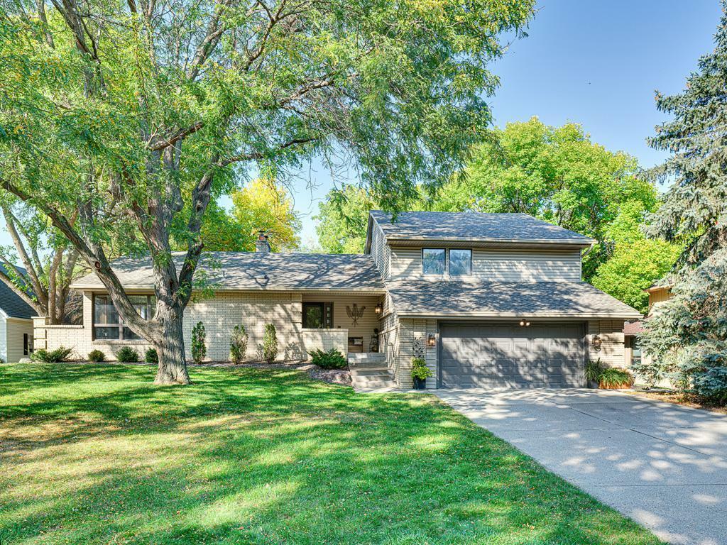 695 Apache Lane  Mendota Heights MN 55120 photo