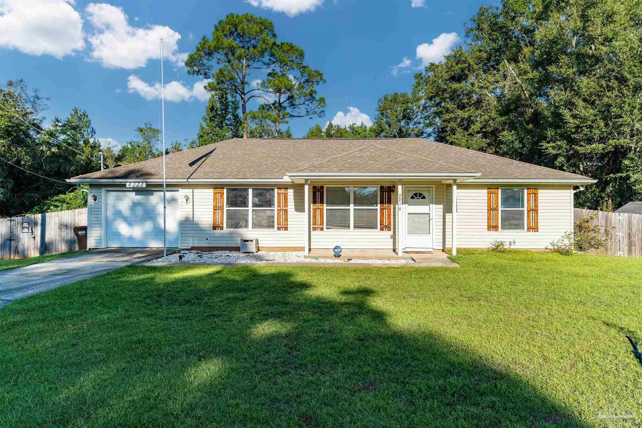 Property Photo:  4221 Willow St  FL 32571 