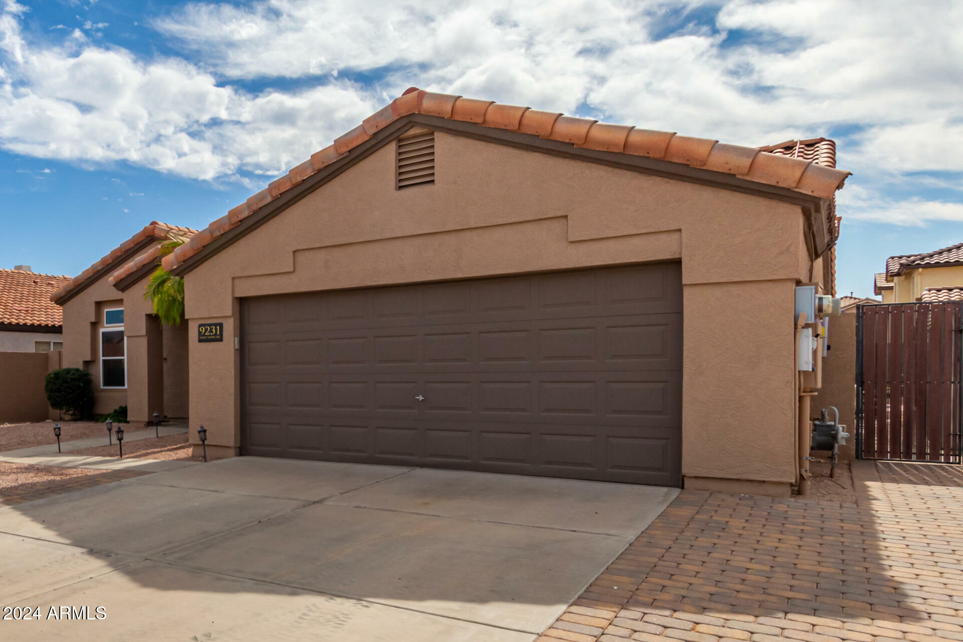 Property Photo:  9231 W Saint John Road  AZ 85382 