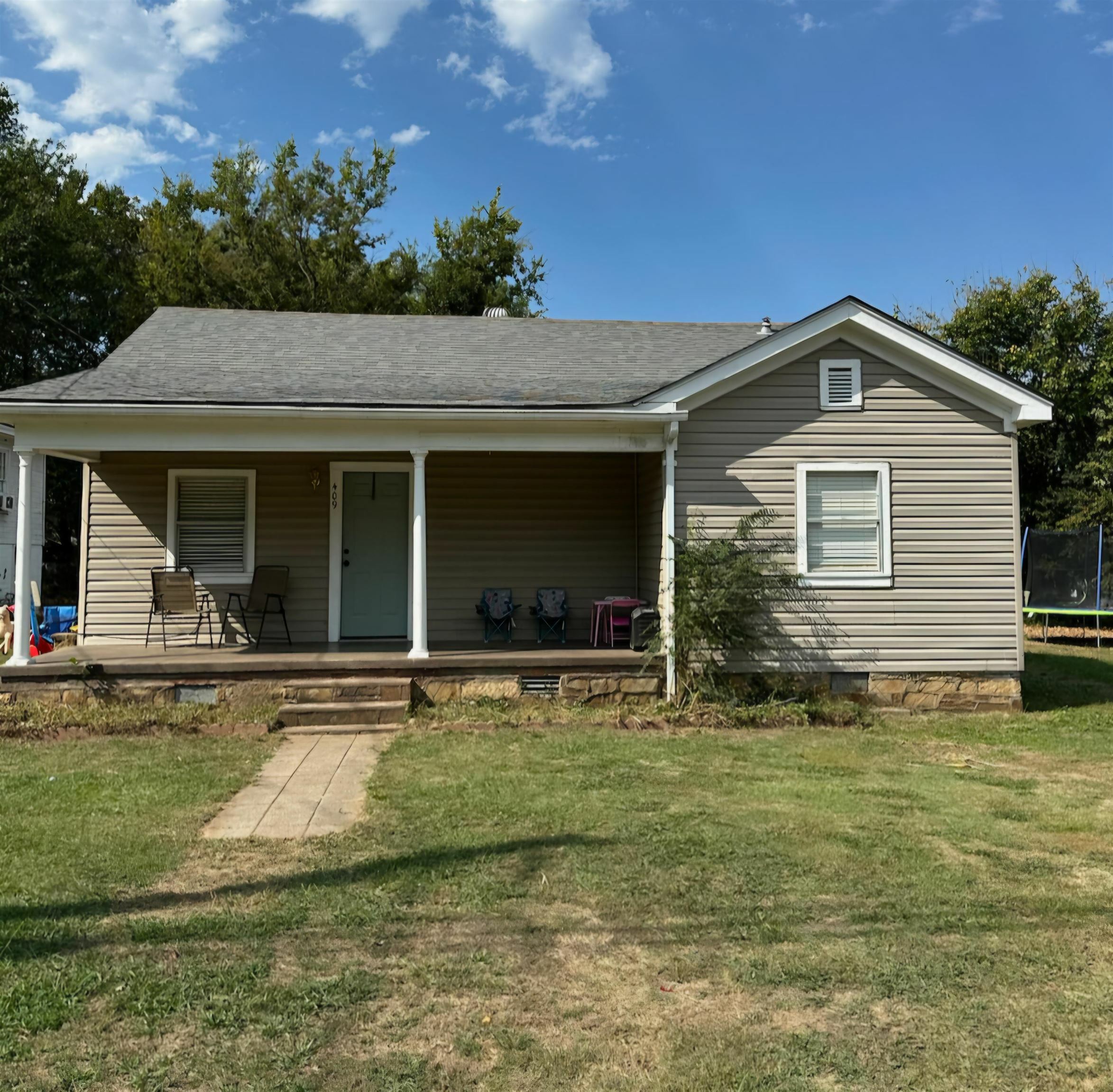 Property Photo:  409 N Frankfort Avenue  AR 72801 