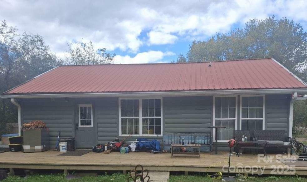 Property Photo: 427 Weaverville Road NC 28804