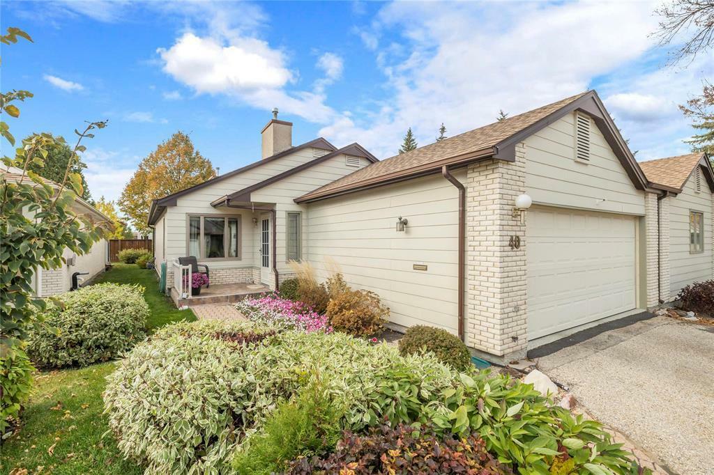 Property Photo:  6645 Roblin Boulevard  MB R3R 3S4 