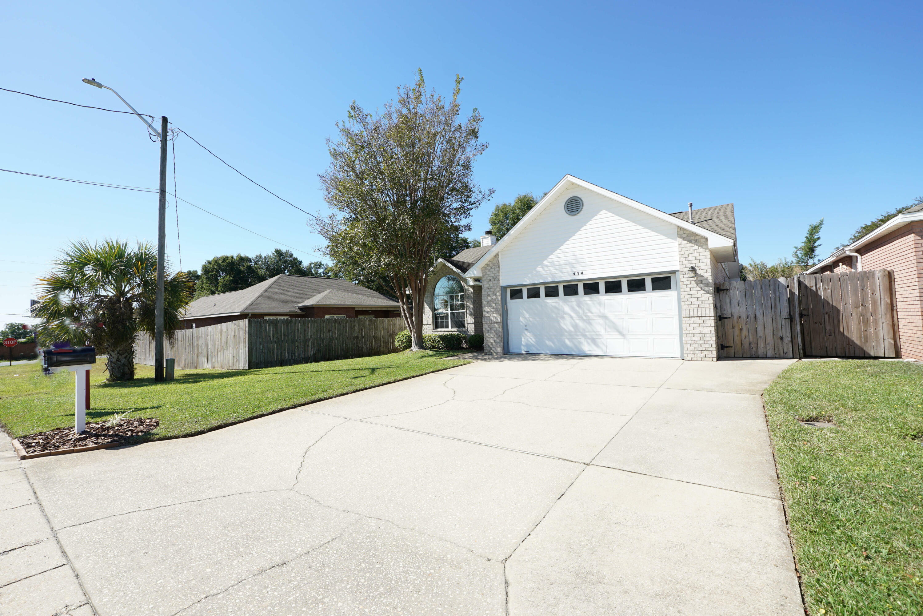 Property Photo:  454 West Park Drive  FL 32569 